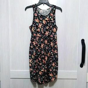 Vepkul mini dress sz M color black floral in good condition